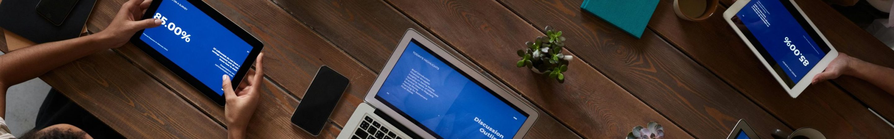 pexels-fauxels-3183183